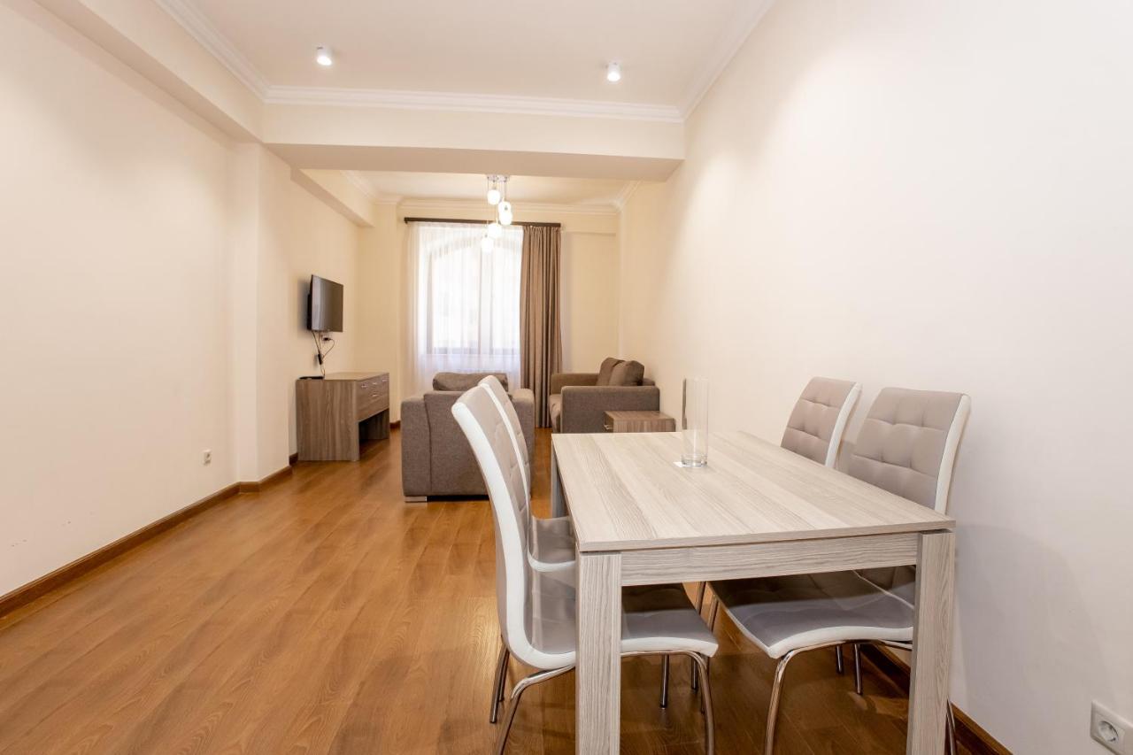 D&H Group Apartman Jereván Kültér fotó